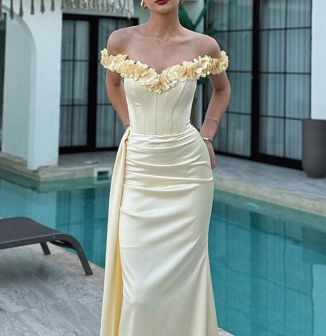 Luxury Daffodil Off-The-Shoulder Satin Mermaid Prom Dresses Lace-Up Back Sleeveless With Flower Ruffle
