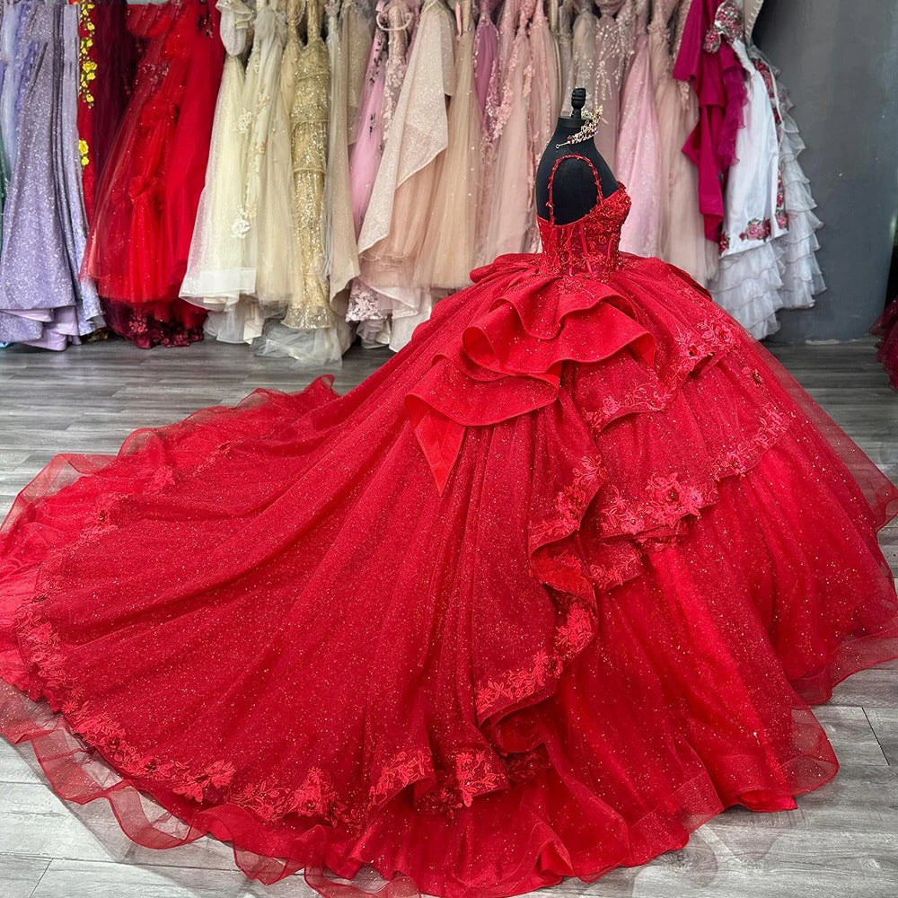 Luxury Ball Gown Sweetheart Neck Spaghetti Straps Lace Appliques Beaded Red Tulle Quinceanera Dress for Sweet 16