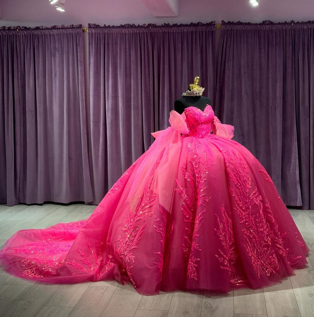 Ball Gown Off Shoulder Sweetheart Long Sleeves Lace Appliques Beaded Hot Pink Tulle Quinceanera Dress Princess Party Gown for Sweet 16
