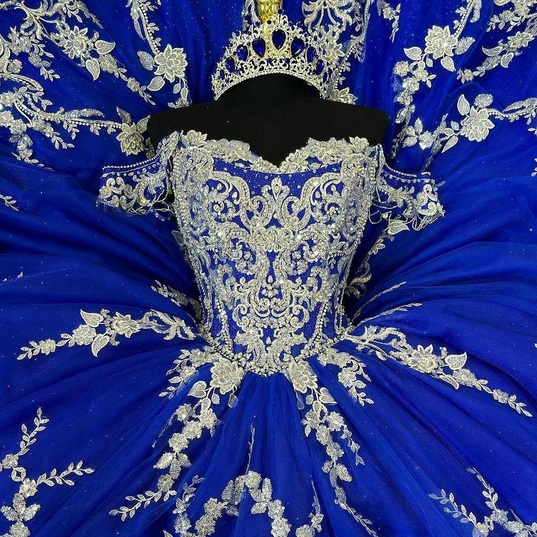 Gorgeous Ball Gown Off Shoulder Lace Appliques Beaded Royal Blue Tulle Princess Quinceanera Dress Formal Prom Dresses Party Gown for Sweet 16 Dress