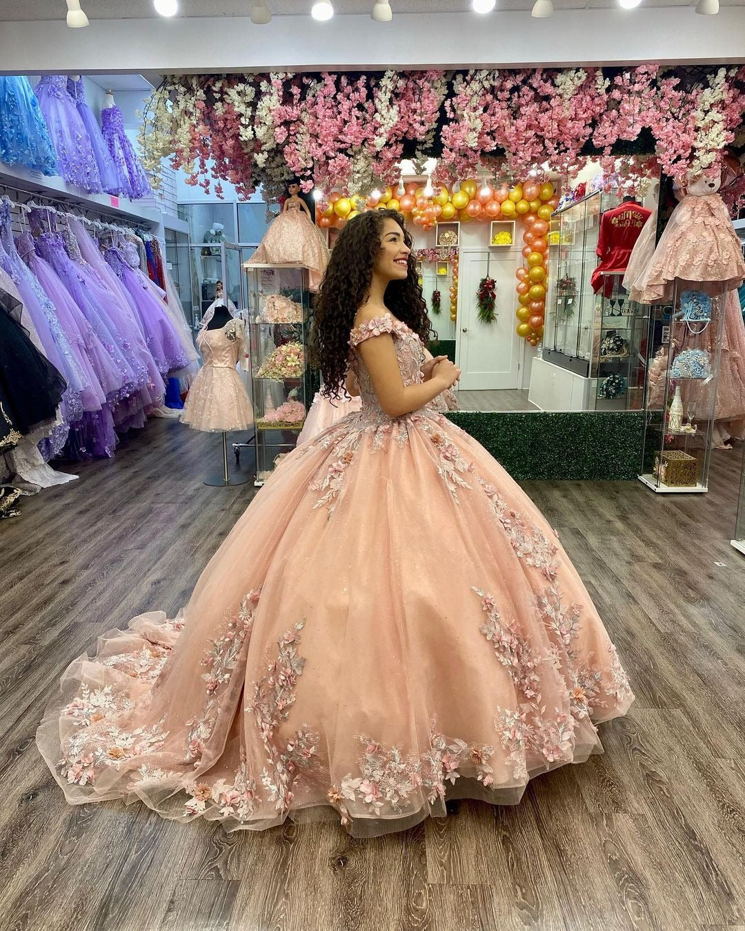 Glamorous Off Shoulder Sleeveless 3D Flowers Lace Appliques Champagne Tulle Princess Quinceanera Dresses for Sweet 16