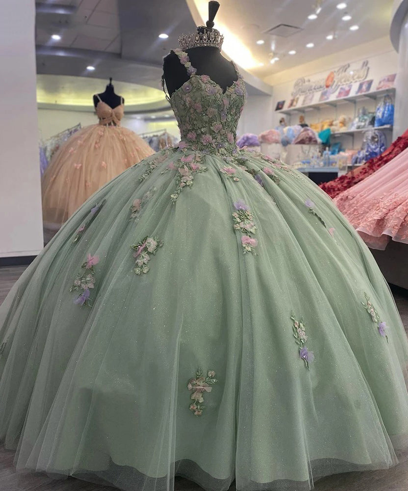 Luxury Ball Gown Sweetheart Neck Spaghetti Straps Flower Lace Appliques Beaded Sage Green Tulle Quinceanera Dress Princess Gown for Sweet 16