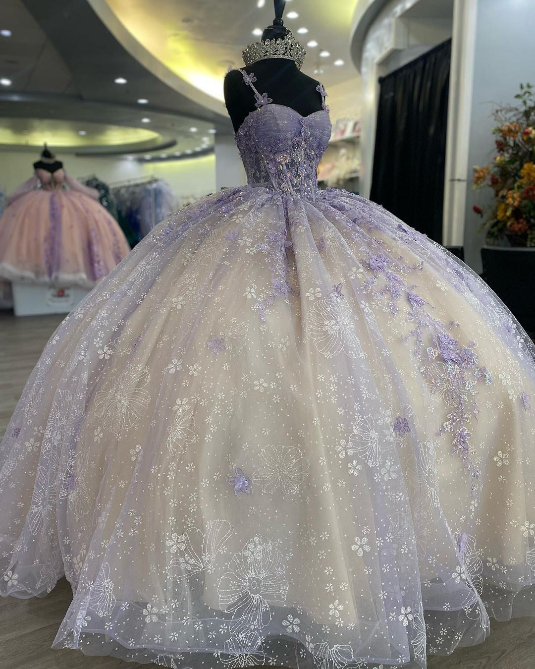 Gorgeous & Glamorous Ball Gown Sweetheart Neck Spaghetti Straps Floral Lace Appliques Lavender Champagne Tulle Princess Prom Dresses Party Gown Quinceanera Dress for Sweet 16
