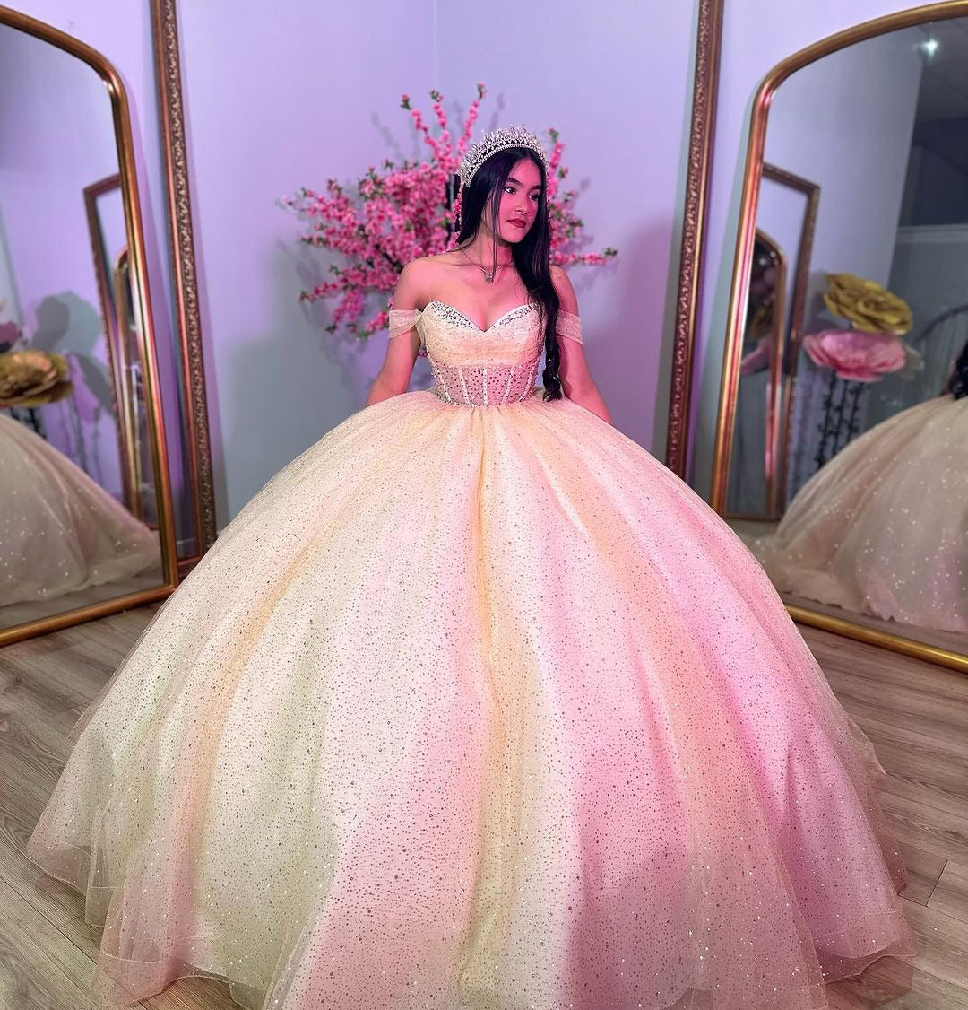 Gorgeous Ball Gown Off Shoulder Sleeveless Beaded Tulle Quinceanera Dress Princess Evening Party Gown for Sweet 16