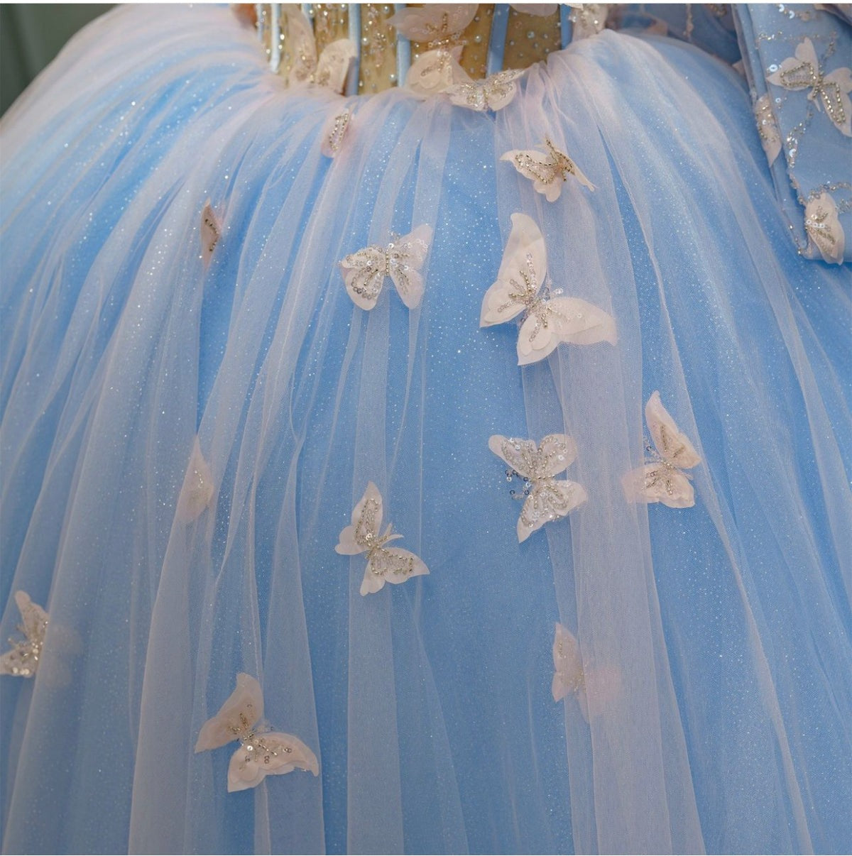 Chic & Modern Ball Gown Sweetheart Neck 3D Butterfly Lace Applique Beaded Sky Blue Tulle Quinceanera Dresses Princess Birthday Party Gown for Sweet 16