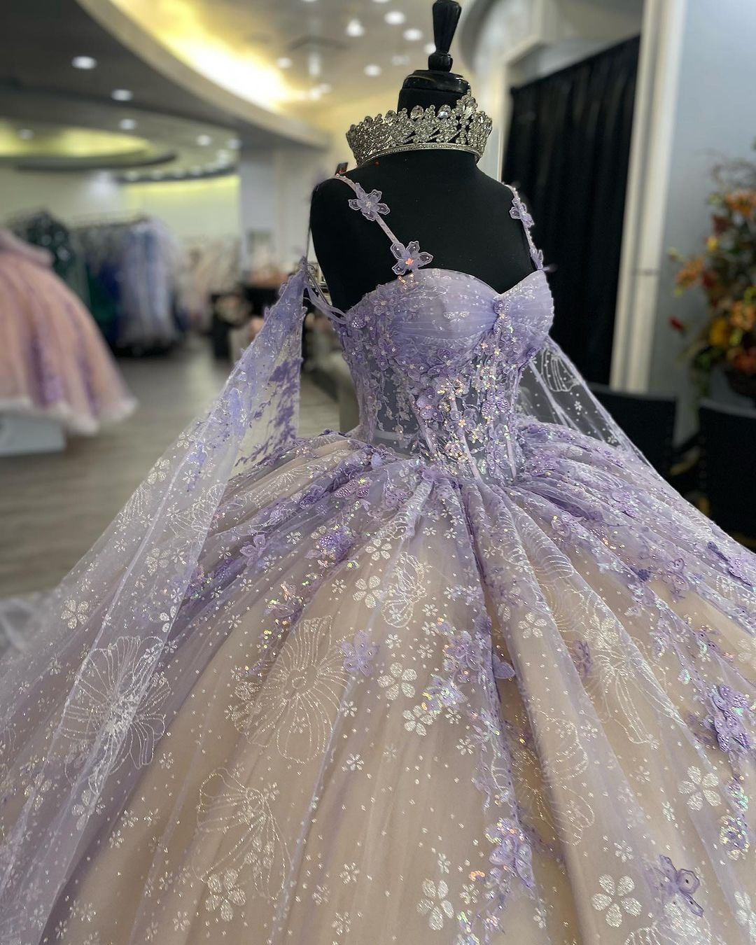 Gorgeous & Glamorous Ball Gown Sweetheart Neck Spaghetti Straps Floral Lace Appliques Lavender Champagne Tulle Princess Prom Dresses Party Gown Quinceanera Dress for Sweet 16