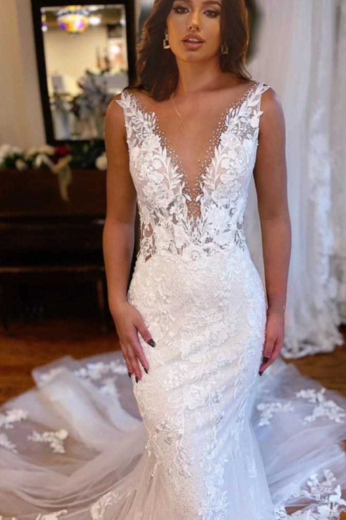 Chic Floor Length V-Neck Sleeveless Mermaid Lace Wedding Dress with Chapel Train