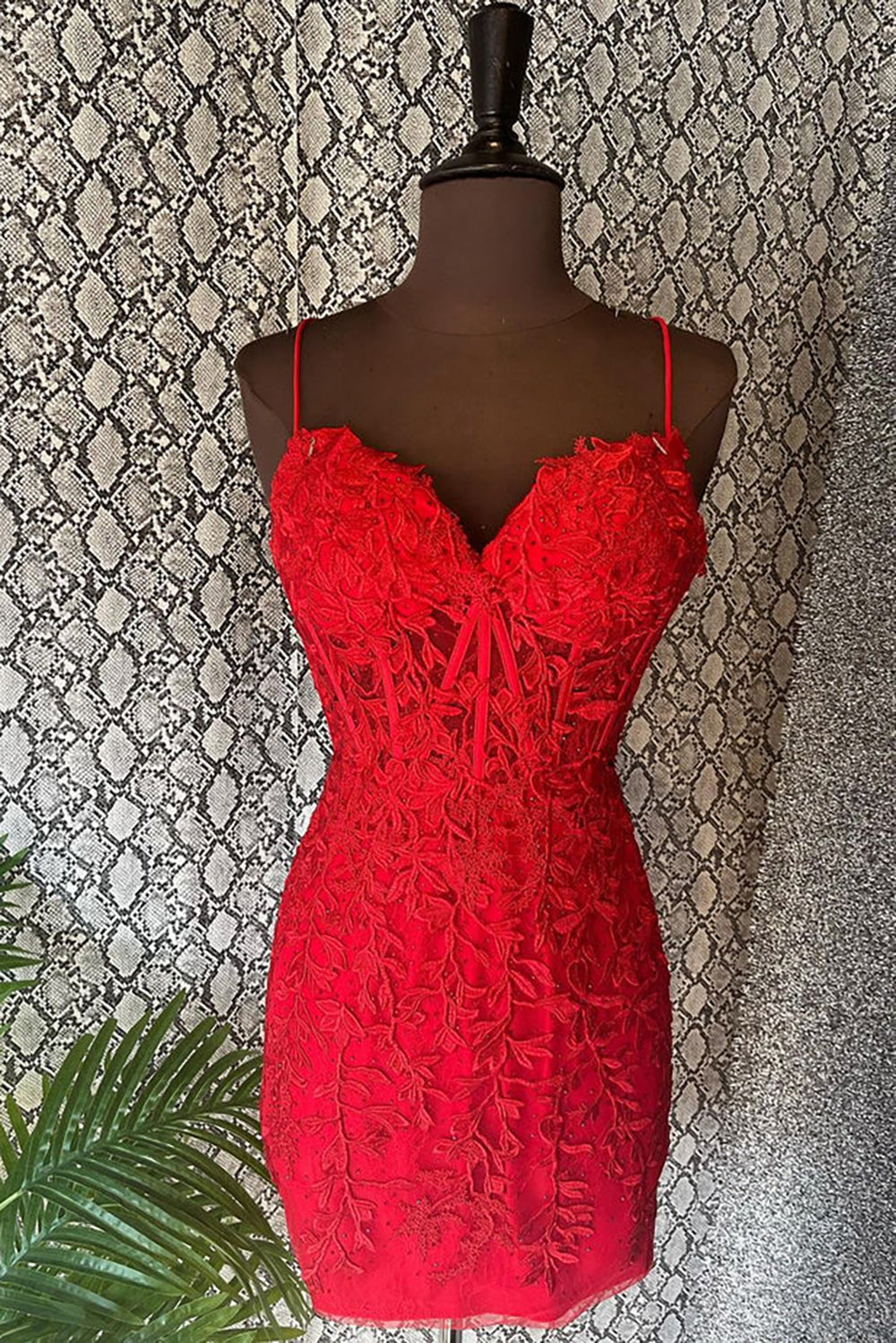 bodycon red lace dress Sweetheart Short Homecoming Dresses Red Soroity Cutout Front Mini Dress Adjustable Shoulder Straps Style:New - Final Sale