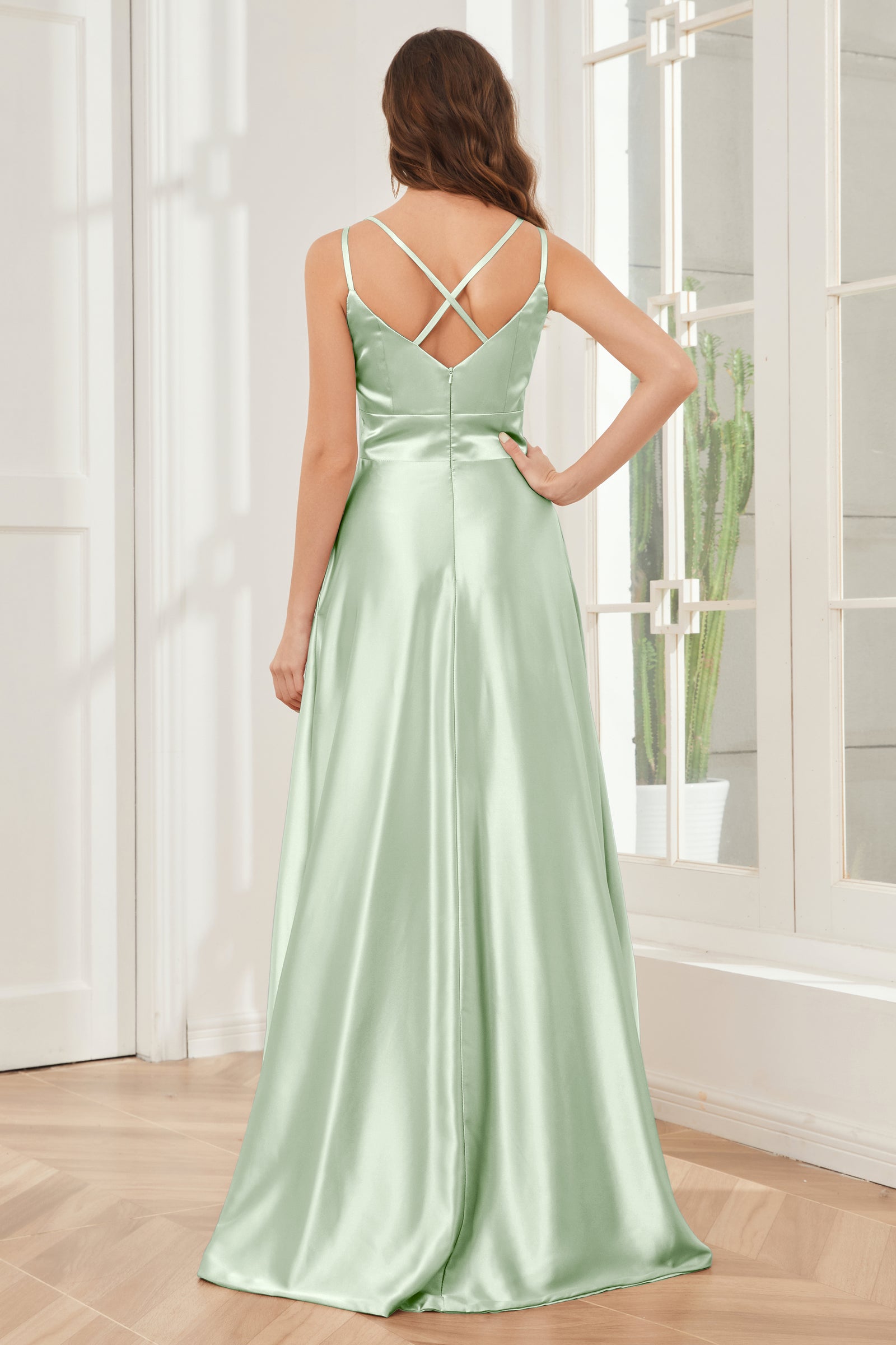 Champagne Bridesmaids Dress Spaghetti Straps V-Neck Sheath Stretch Satin Bridesmaid Dress With Split