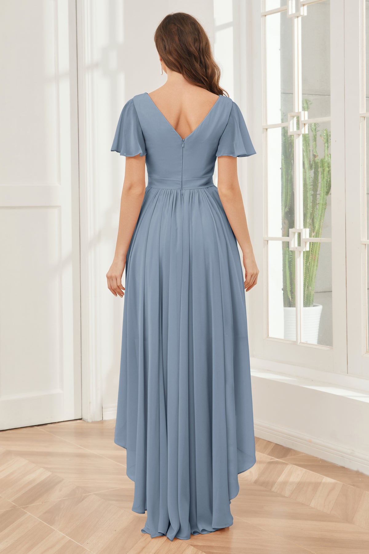 Elegant High-Low Chiffon Evening Dress with Appliqué Details & Short Sleeves
