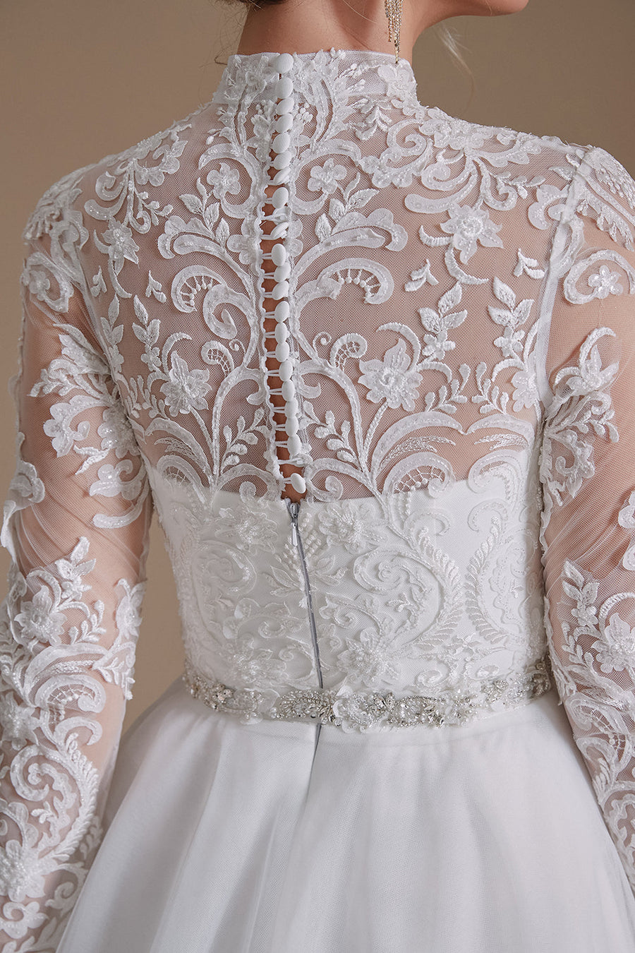 A-Line/Princess Tulle Chapel Train Wedding Dresses with Appliques Lace