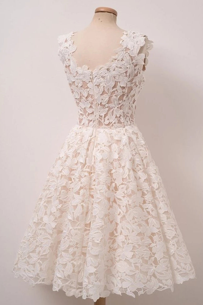 Chic A-line Short Lace Homecoming Dresses