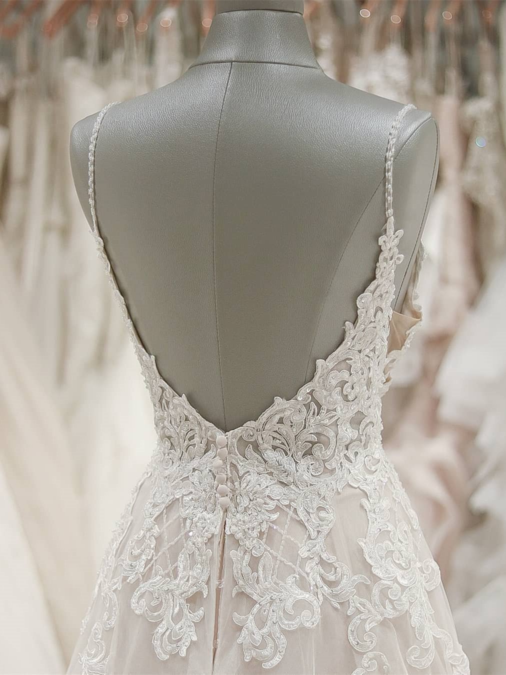 Impressive Spaghetti Straps V Neck Sleeveless Open Back With Lace Appliques Wedding Dresses