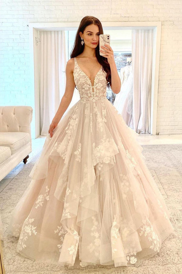 Charming Ball Gown V Neck Tulle Wedding Dresses with Appliques