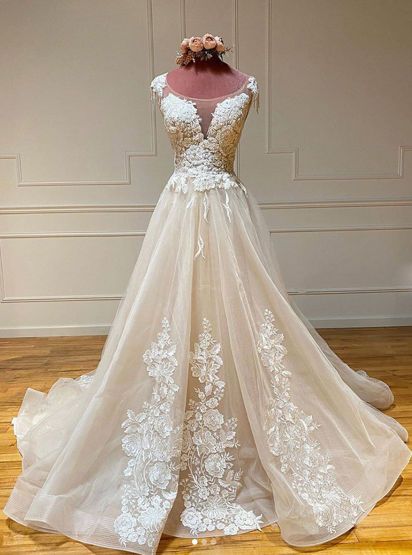 Champagne Sleeveless Round Neck Tulle Lace Long Prom Dresses