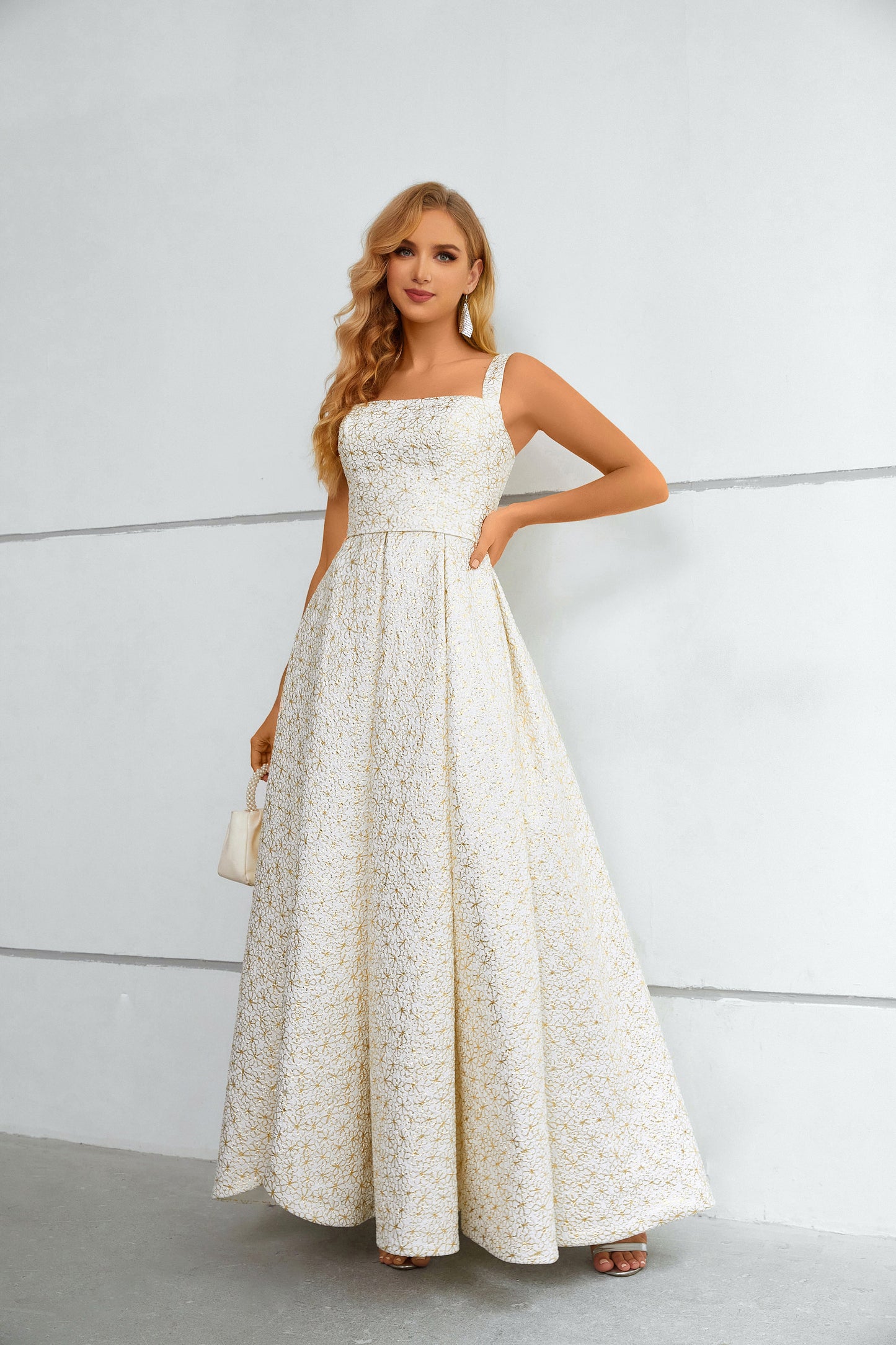 Chic Sleeveless Lace A Line Floor Length Split Prom Dresses