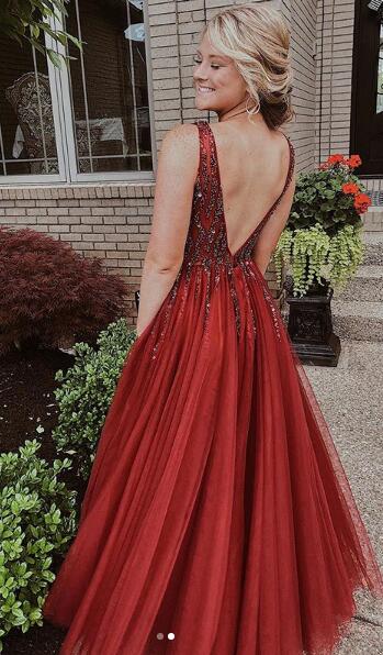 Burgundy red on sale prom dress