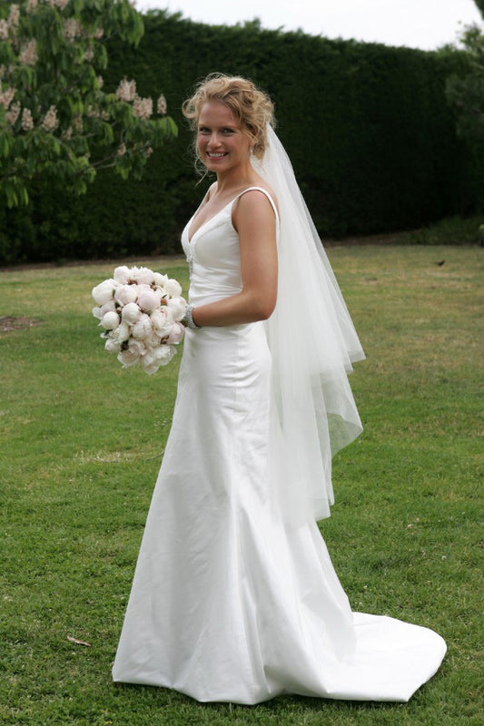 Simple Satin V Neck Wedding Dresses Sleeveless Bridal Gowns