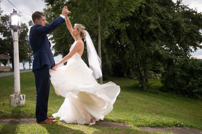 Simple Wedding Dresses Spaghetti Straps Backless Tulle Satin V Neck Bridal Gown