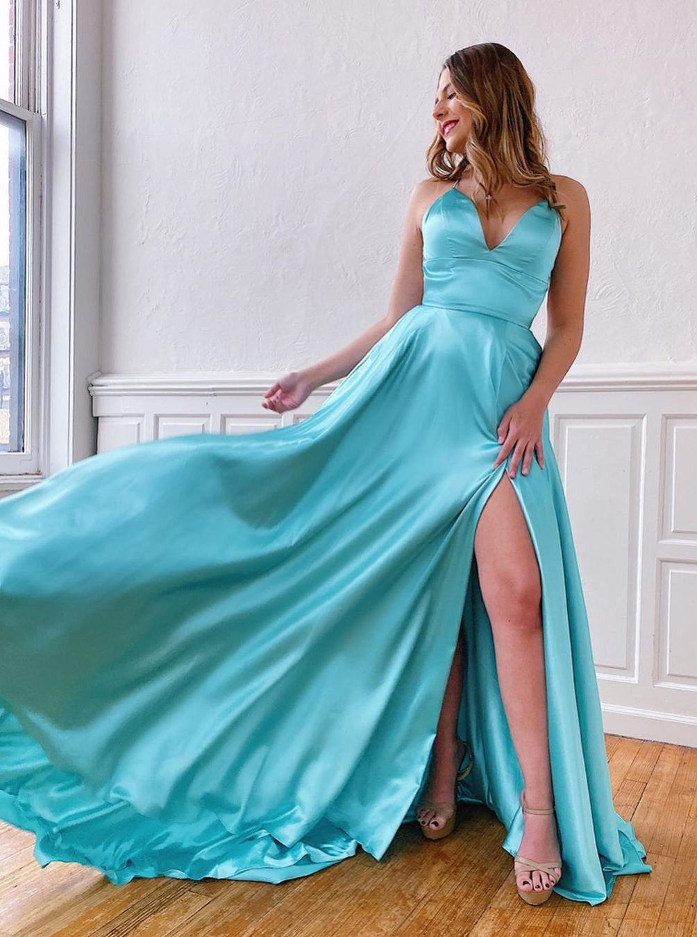 Blue Sleeveless A-line Spaghetti Straps Backless Long Prom Dresses