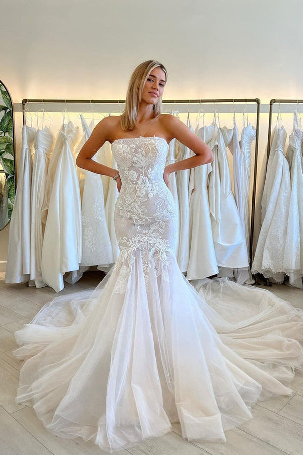 Stunning Mermaid Strapless Tulle Lace Applique Long Wedding Dresses main image 1