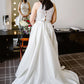 Charming Halter Satin Court Train Sleeveless Lace Wedding Dresses with Appliques
